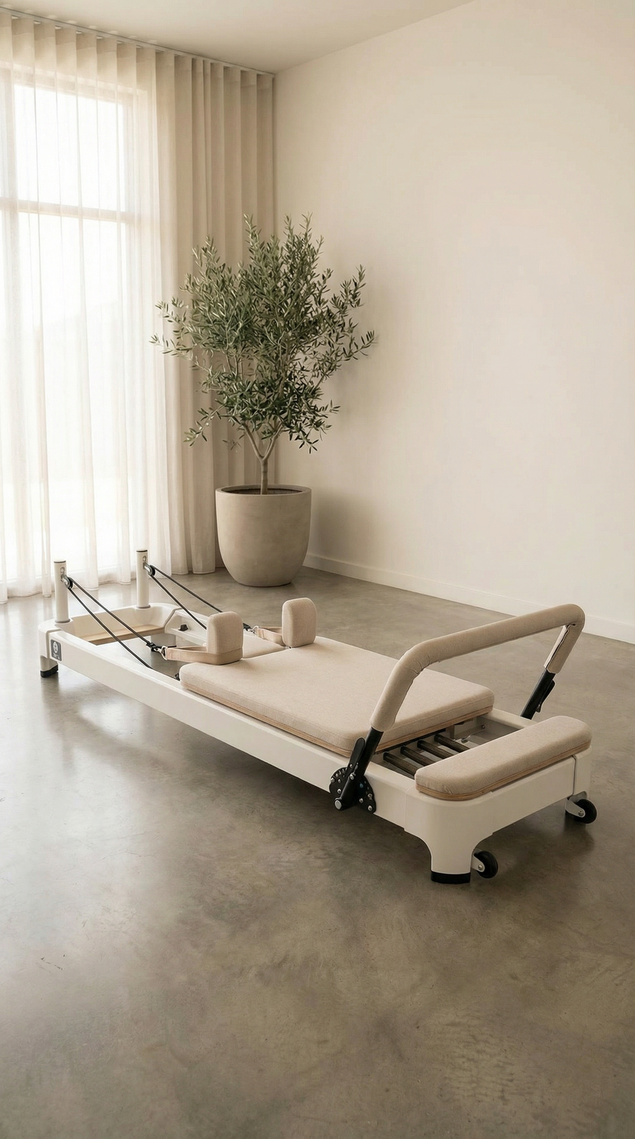 Queen 2.0 Studio Pilates Reformer in Beige